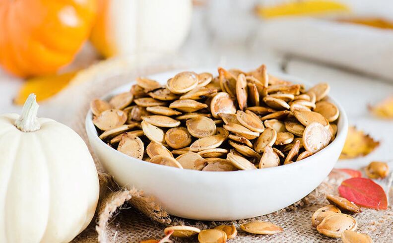Comment prendre des graines de citrouille contre les parasites de la vieillesse.